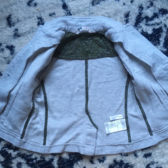 Boys toddler blazer size 1 1/2- 2y H&M grey - Picture 2 of 3